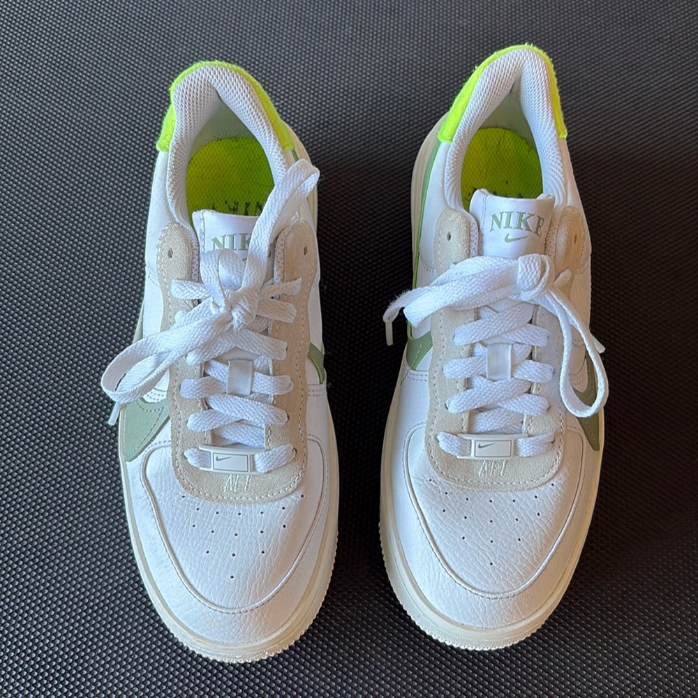 Women’s Nike Air Force 1 platform